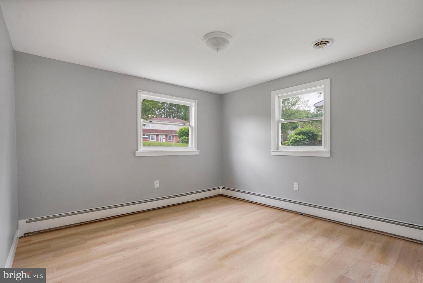 3809 CLAREMONT LN, WOODBRIDGE, Virginia 22193, 5 Bedrooms Bedrooms, ,2 BathroomsBathrooms,Residential,For sale,3809 CLAREMONT LN,VAPW2094224 MLS # VAPW2094224