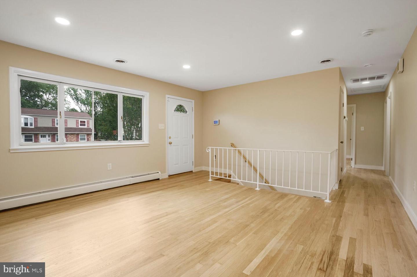 3809 CLAREMONT LN, WOODBRIDGE, Virginia 22193, 5 Bedrooms Bedrooms, ,2 BathroomsBathrooms,Residential,For sale,3809 CLAREMONT LN,VAPW2094224 MLS # VAPW2094224