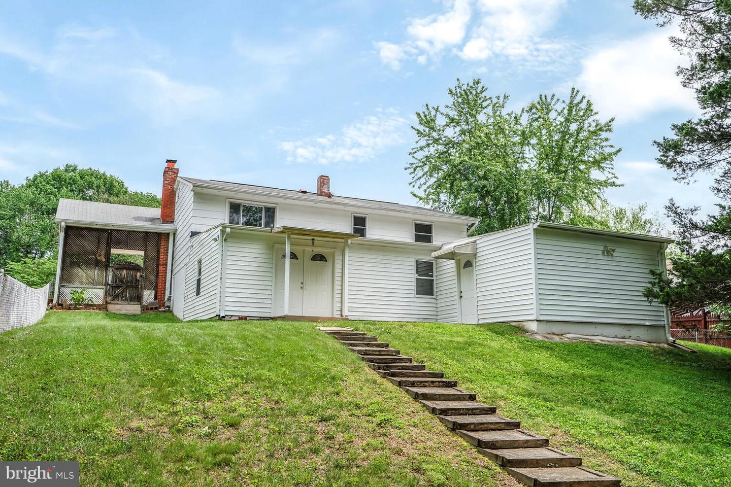 3809 CLAREMONT LN, WOODBRIDGE, Virginia 22193, 5 Bedrooms Bedrooms, ,2 BathroomsBathrooms,Residential,For sale,3809 CLAREMONT LN,VAPW2094224 MLS # VAPW2094224