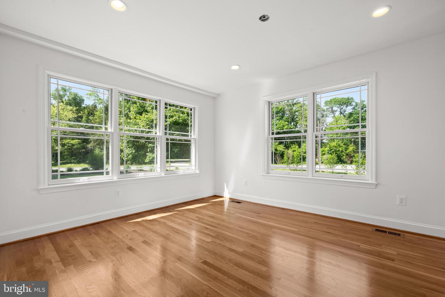 5212 MOUNT VERNON MEMORIAL HWY, ALEXANDRIA, Virginia 22309, 4 Bedrooms Bedrooms, ,2 BathroomsBathrooms,Residential,For sale,5212 MOUNT VERNON MEMORIAL HWY,VAFX2239488 MLS # VAFX2239488