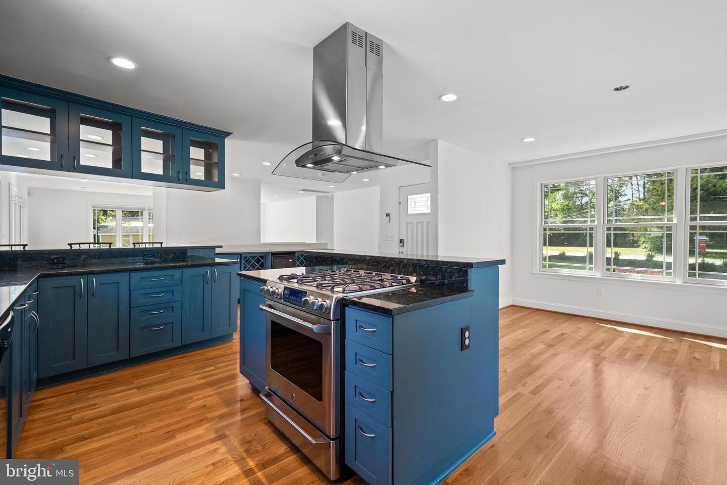 5212 MOUNT VERNON MEMORIAL HWY, ALEXANDRIA, Virginia 22309, 4 Bedrooms Bedrooms, ,2 BathroomsBathrooms,Residential,For sale,5212 MOUNT VERNON MEMORIAL HWY,VAFX2239488 MLS # VAFX2239488