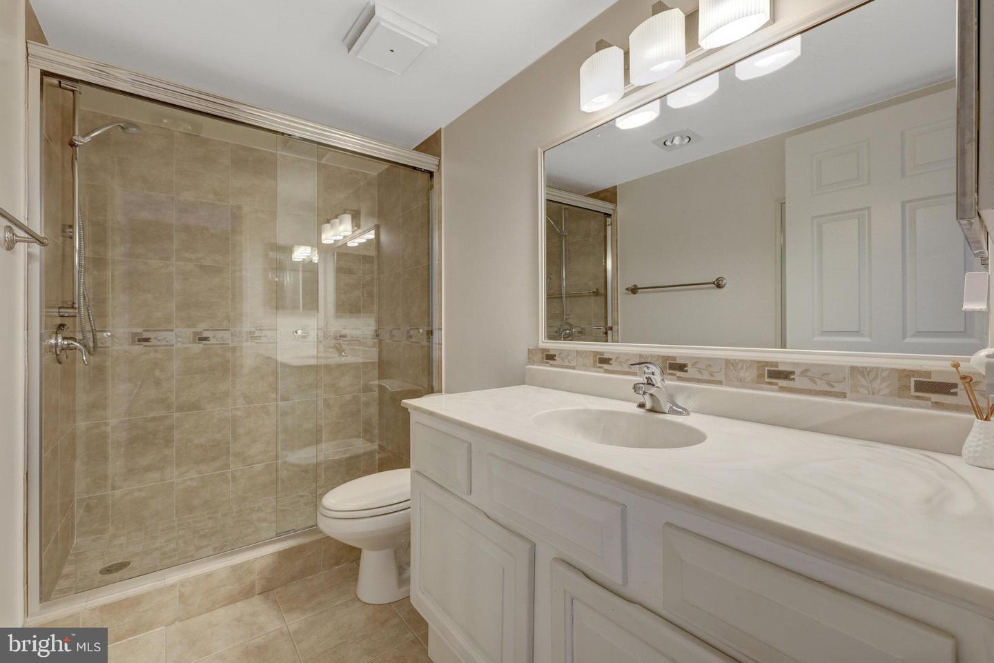 1800 OLD MEADOW RD #1610, MCLEAN, Virginia 22102, 1 Bedroom Bedrooms, ,2 BathroomsBathrooms,Residential,For sale,1800 OLD MEADOW RD #1610,VAFX2239512 MLS # VAFX2239512