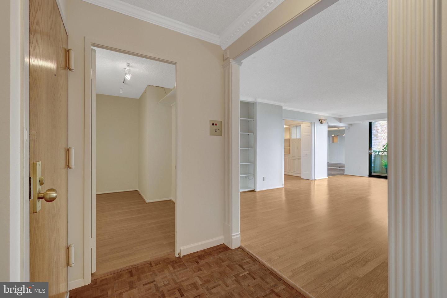 1800 OLD MEADOW RD #1610, MCLEAN, Virginia 22102, 1 Bedroom Bedrooms, ,2 BathroomsBathrooms,Residential,For sale,1800 OLD MEADOW RD #1610,VAFX2239512 MLS # VAFX2239512