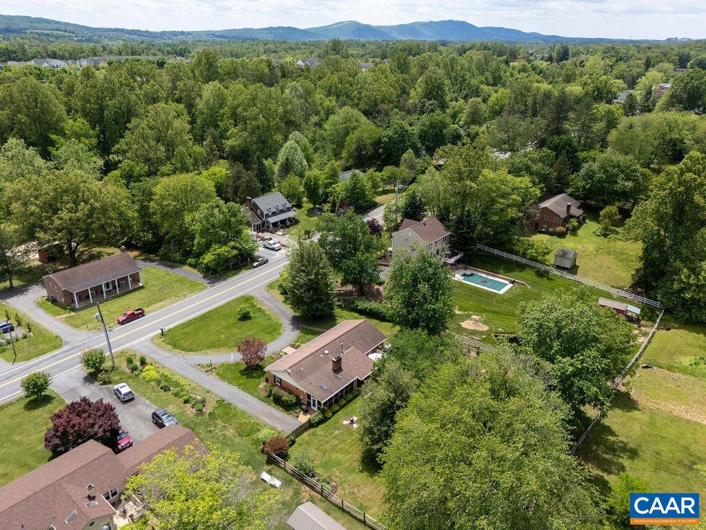 2613 HUNTINGTON RD, CHARLOTTESVILLE, Virginia 22901, 4 Bedrooms Bedrooms, ,3 BathroomsBathrooms,Residential,2613 HUNTINGTON RD,664684 MLS # 664684