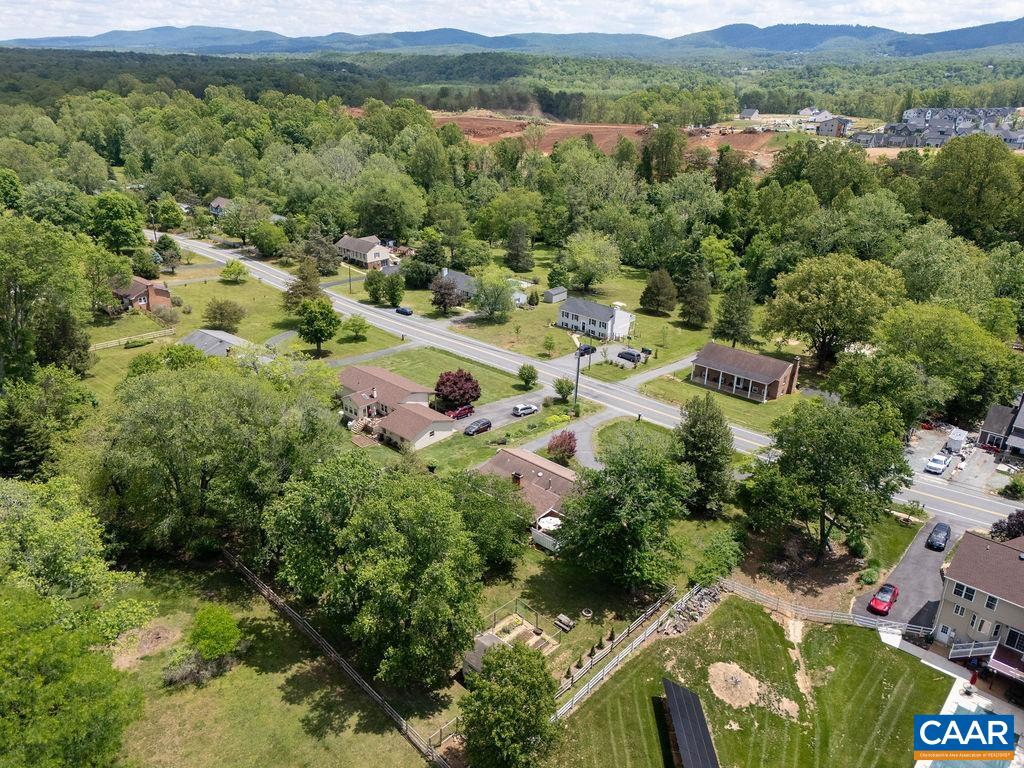2613 HUNTINGTON RD, CHARLOTTESVILLE, Virginia 22901, 4 Bedrooms Bedrooms, ,3 BathroomsBathrooms,Residential,2613 HUNTINGTON RD,664684 MLS # 664684