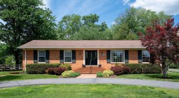 2613 HUNTINGTON RD, CHARLOTTESVILLE, Virginia 22901, 4 Bedrooms Bedrooms, ,3 BathroomsBathrooms,Residential,2613 HUNTINGTON RD,664684 MLS # 664684