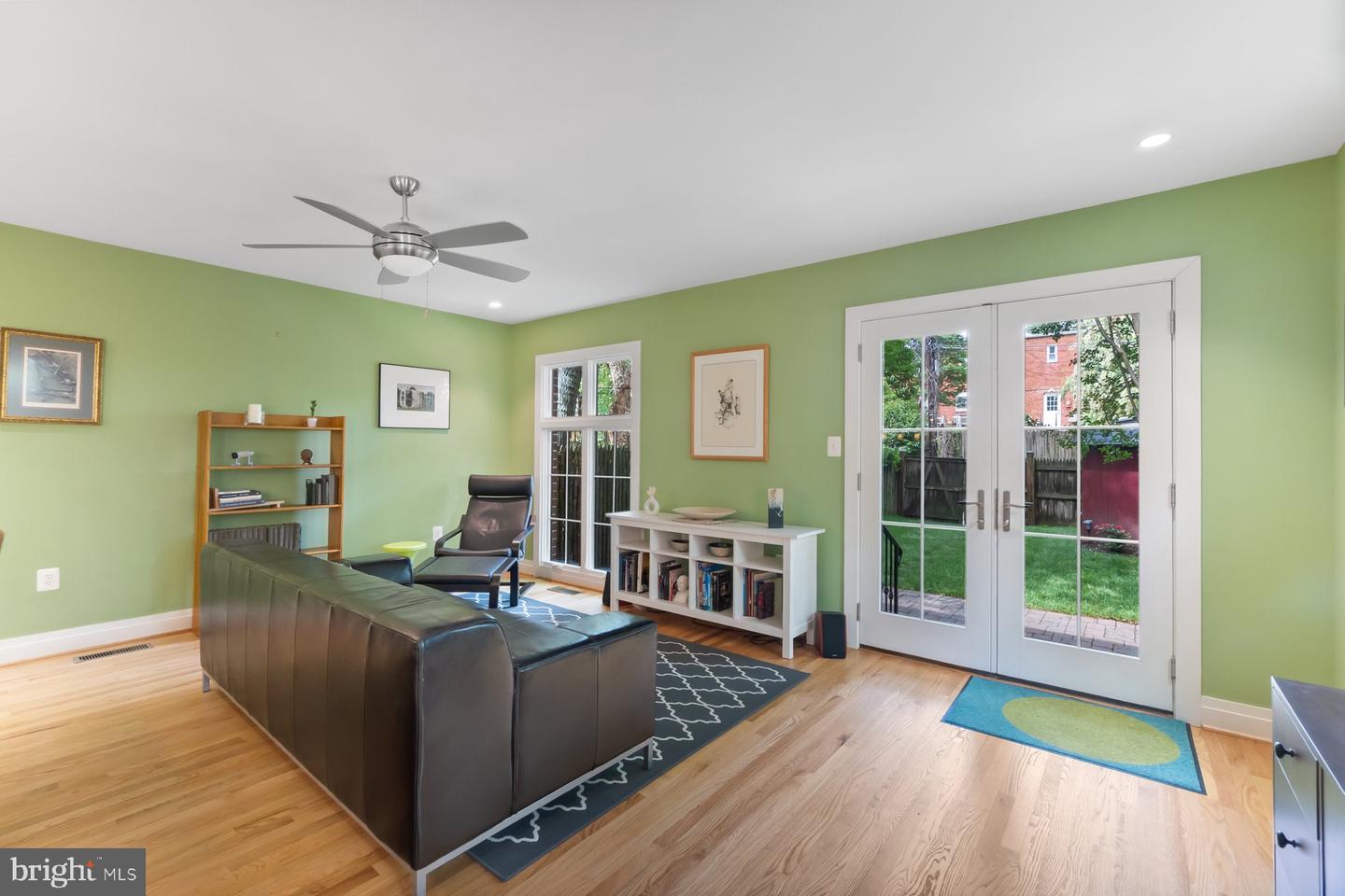 725 S COLUMBUS ST, ALEXANDRIA, Virginia 22314, 3 Bedrooms Bedrooms, ,3 BathroomsBathrooms,Residential,For sale,725 S COLUMBUS ST,VAAX2045110 MLS # VAAX2045110