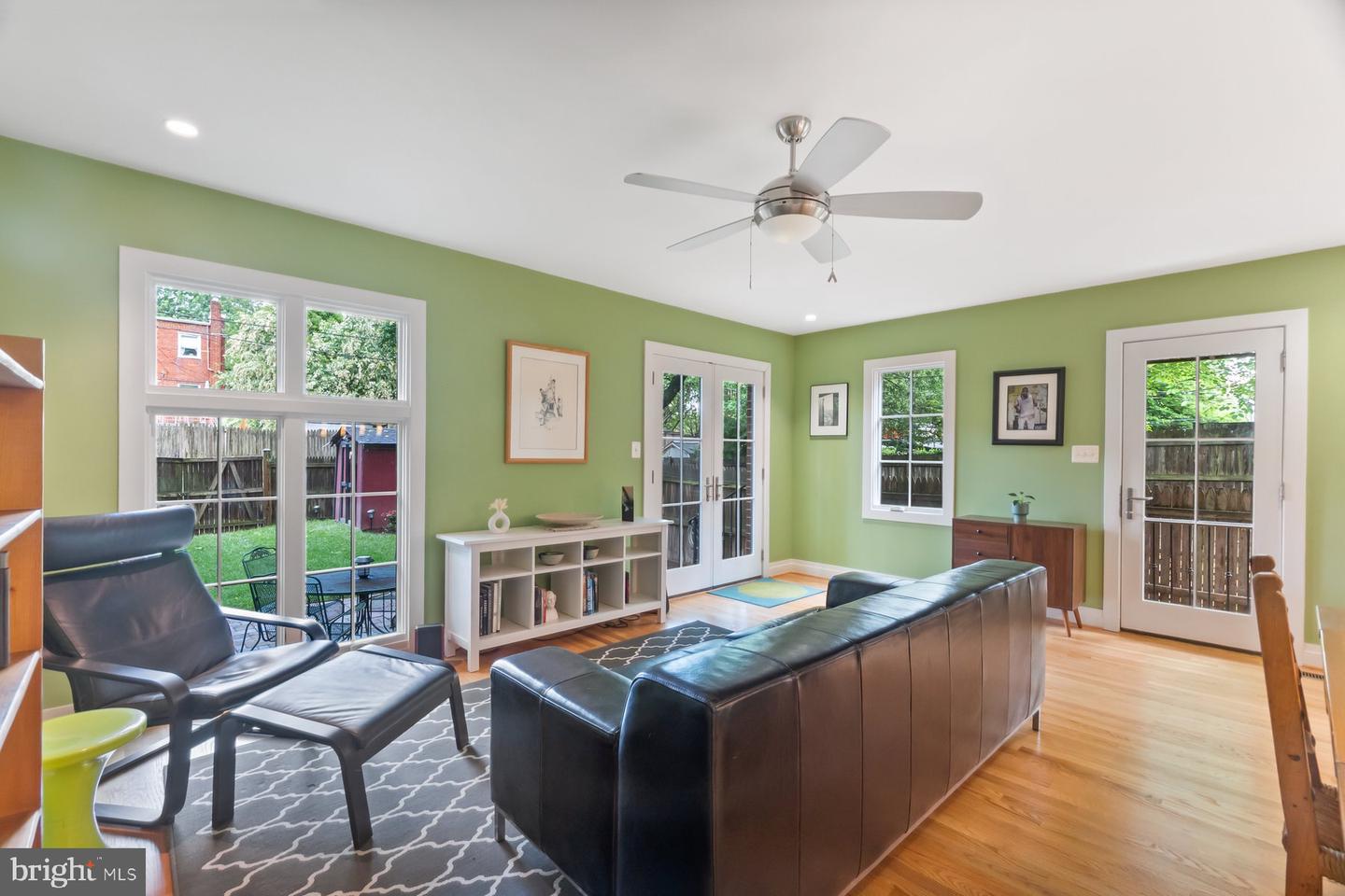 725 S COLUMBUS ST, ALEXANDRIA, Virginia 22314, 3 Bedrooms Bedrooms, ,3 BathroomsBathrooms,Residential,For sale,725 S COLUMBUS ST,VAAX2045110 MLS # VAAX2045110