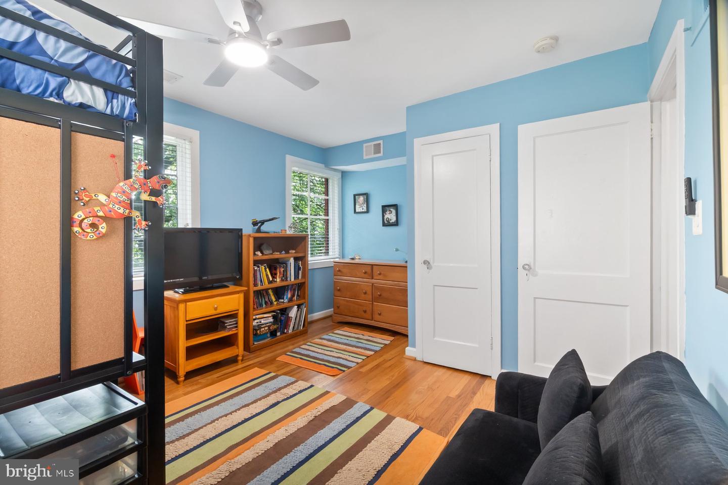 725 S COLUMBUS ST, ALEXANDRIA, Virginia 22314, 3 Bedrooms Bedrooms, ,3 BathroomsBathrooms,Residential,For sale,725 S COLUMBUS ST,VAAX2045110 MLS # VAAX2045110