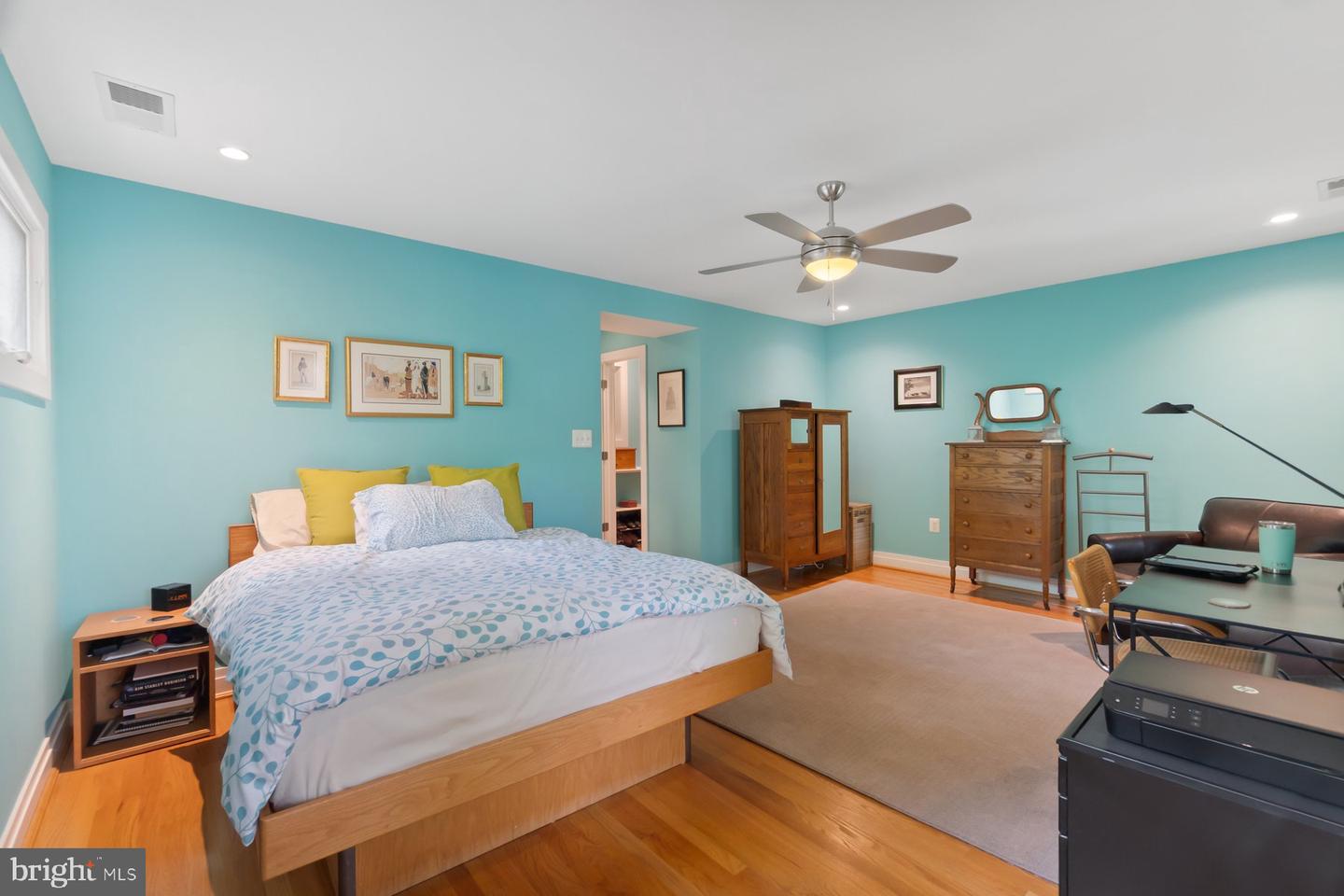725 S COLUMBUS ST, ALEXANDRIA, Virginia 22314, 3 Bedrooms Bedrooms, ,3 BathroomsBathrooms,Residential,For sale,725 S COLUMBUS ST,VAAX2045110 MLS # VAAX2045110