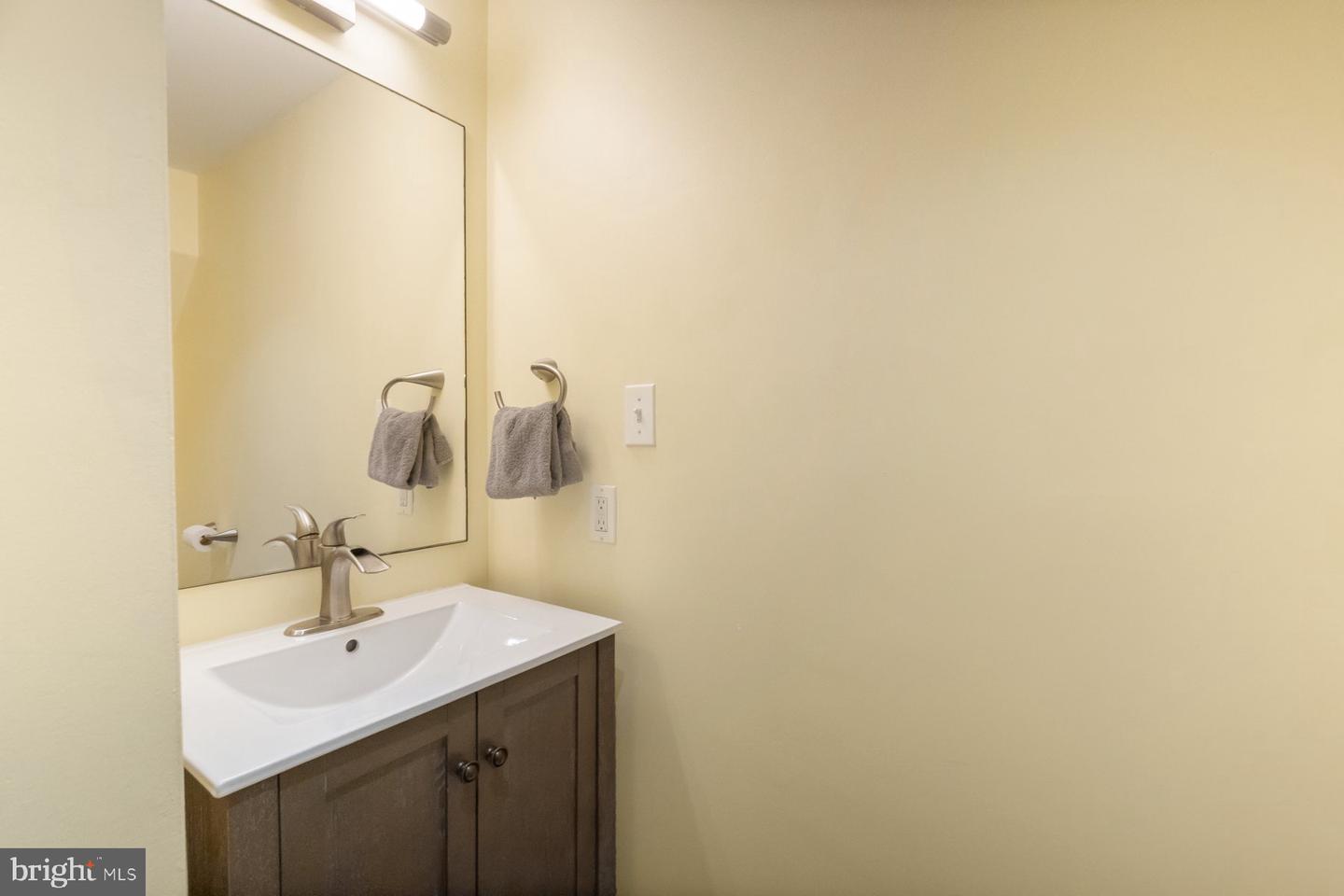725 S COLUMBUS ST, ALEXANDRIA, Virginia 22314, 3 Bedrooms Bedrooms, ,3 BathroomsBathrooms,Residential,For sale,725 S COLUMBUS ST,VAAX2045110 MLS # VAAX2045110