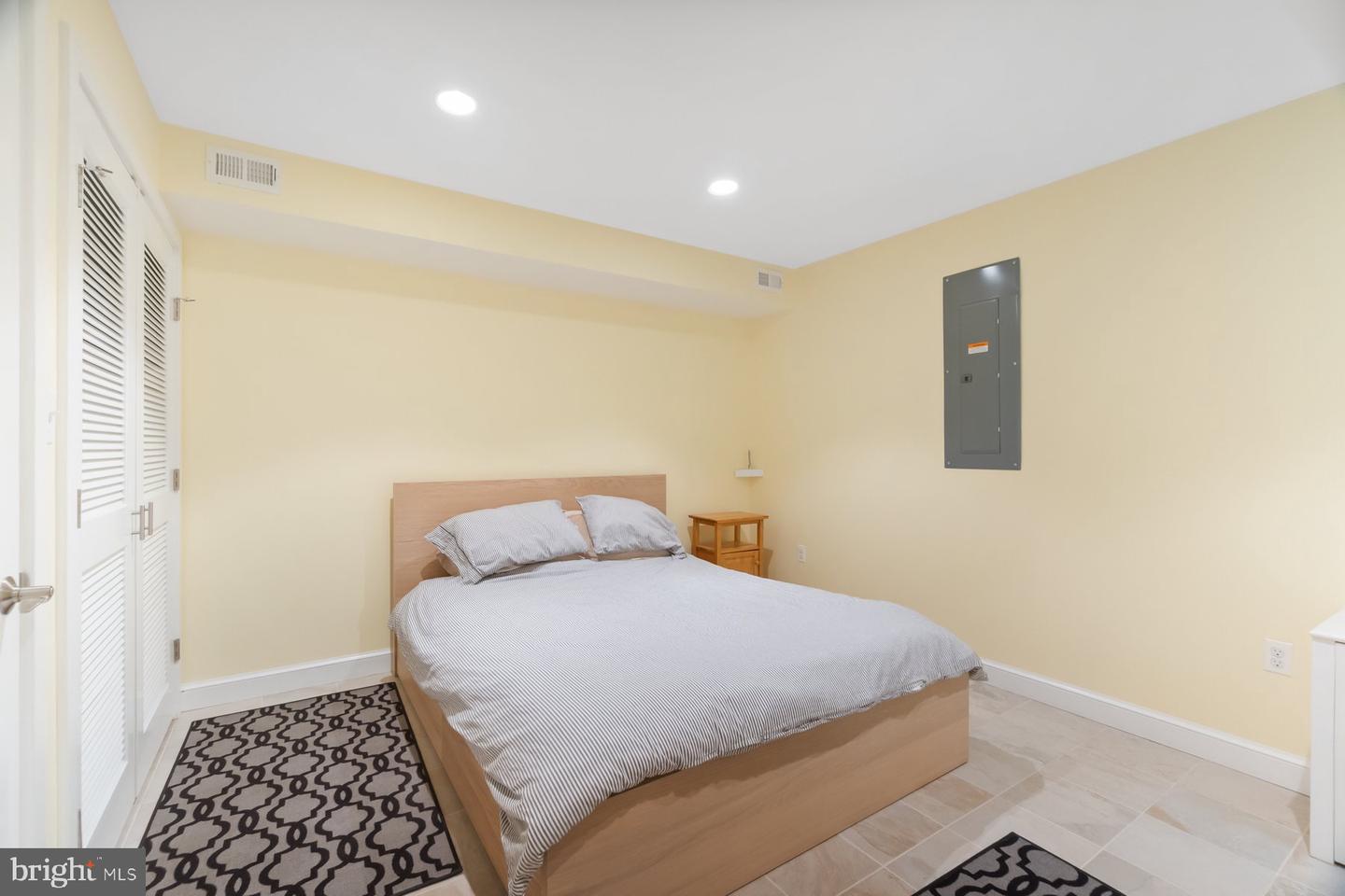 725 S COLUMBUS ST, ALEXANDRIA, Virginia 22314, 3 Bedrooms Bedrooms, ,3 BathroomsBathrooms,Residential,For sale,725 S COLUMBUS ST,VAAX2045110 MLS # VAAX2045110