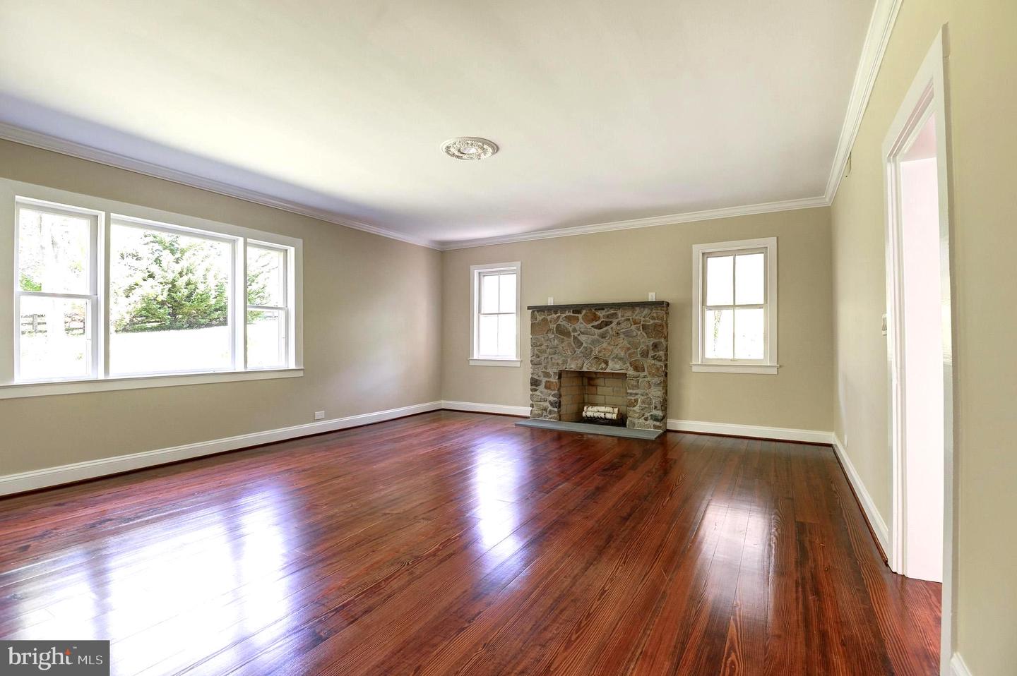 17026 SIMPSON CIR, PAEONIAN SPRINGS, Virginia 20129, 3 Bedrooms Bedrooms, ,2 BathroomsBathrooms,Residential,For sale,17026 SIMPSON CIR,VALO2095844 MLS # VALO2095844