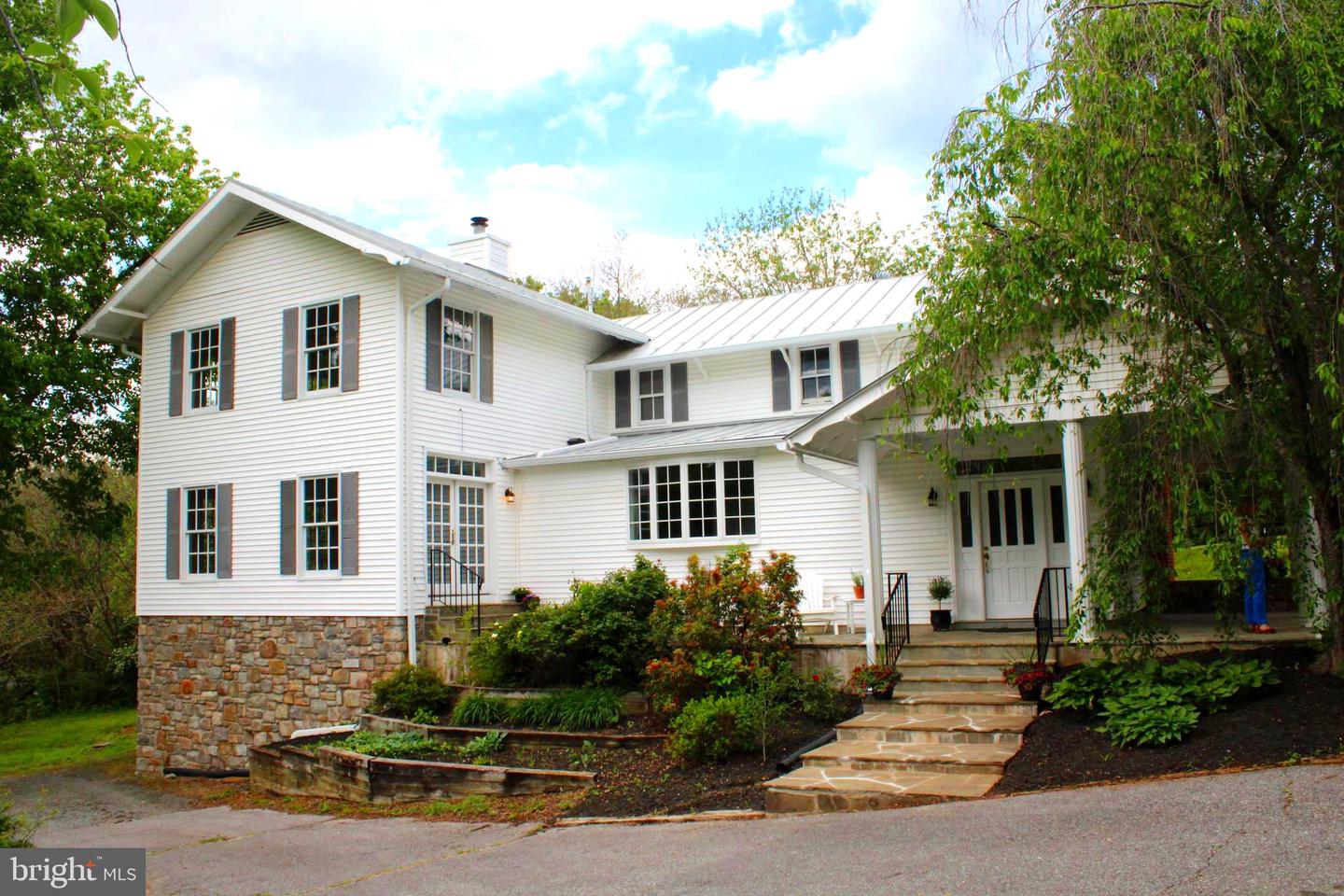 17026 SIMPSON CIR, PAEONIAN SPRINGS, Virginia 20129, 3 Bedrooms Bedrooms, ,2 BathroomsBathrooms,Residential,For sale,17026 SIMPSON CIR,VALO2095844 MLS # VALO2095844
