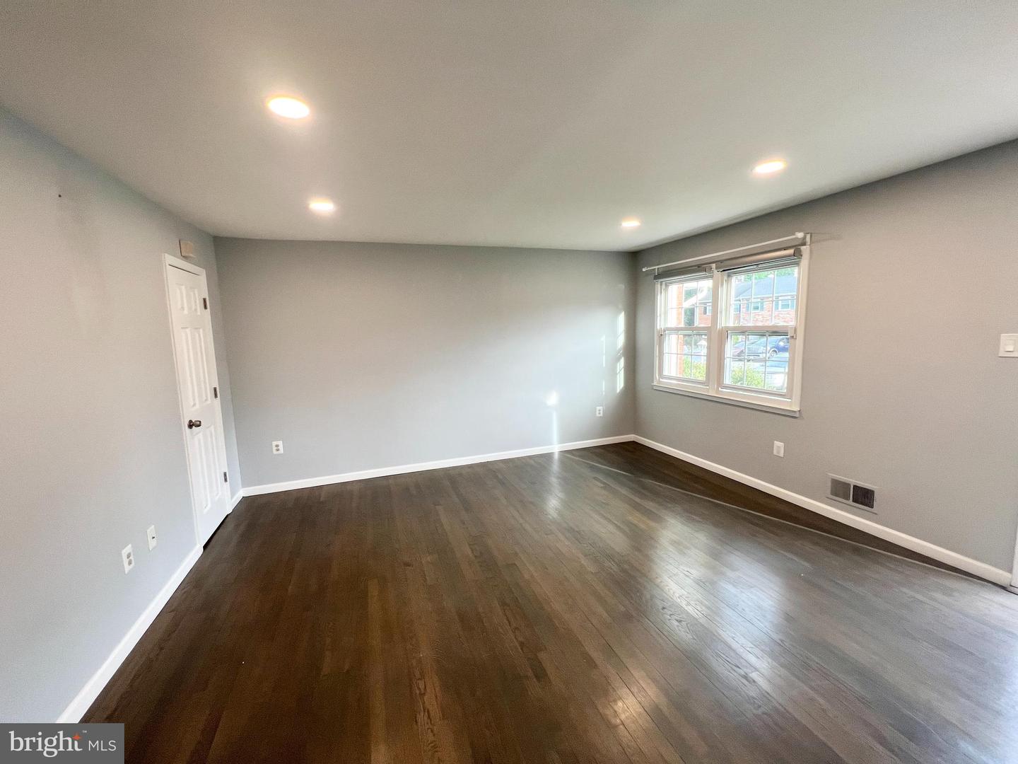 14717 BARKSDALE ST, WOODBRIDGE, Virginia 22193, 3 Bedrooms Bedrooms, ,1 BathroomBathrooms,Residential,For sale,14717 BARKSDALE ST,VAPW2094250 MLS # VAPW2094250