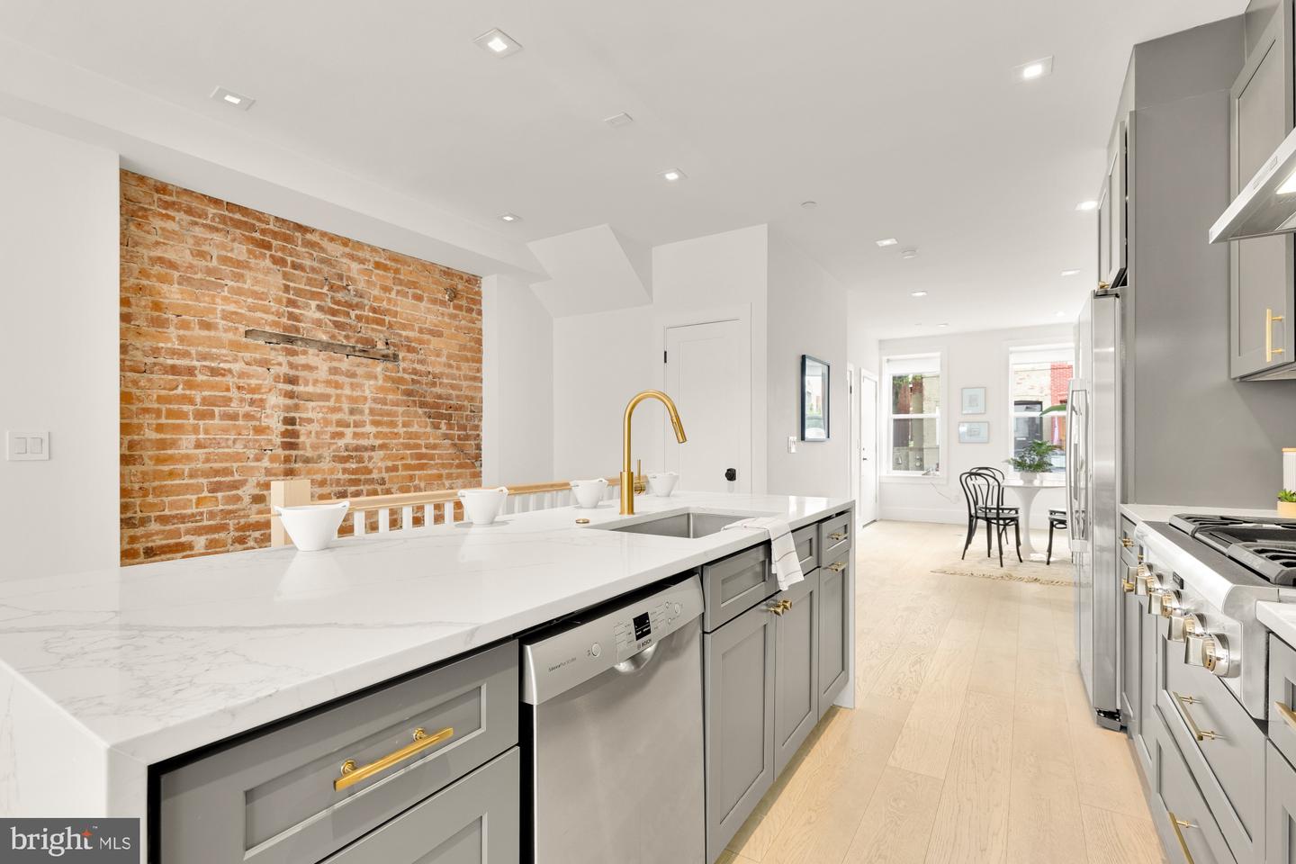 118 THOMAS ST NW #1, WASHINGTON, District Of Columbia 20001, 3 Bedrooms Bedrooms, ,2 BathroomsBathrooms,Residential,For sale,118 THOMAS ST NW #1,DCDC2199646 MLS # DCDC2199646