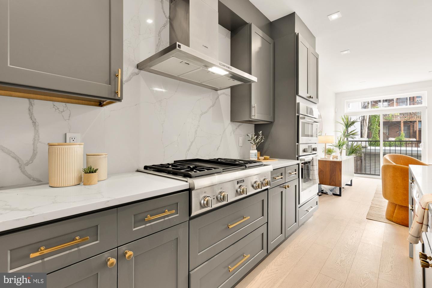 118 THOMAS ST NW #1, WASHINGTON, District Of Columbia 20001, 3 Bedrooms Bedrooms, ,2 BathroomsBathrooms,Residential,For sale,118 THOMAS ST NW #1,DCDC2199646 MLS # DCDC2199646