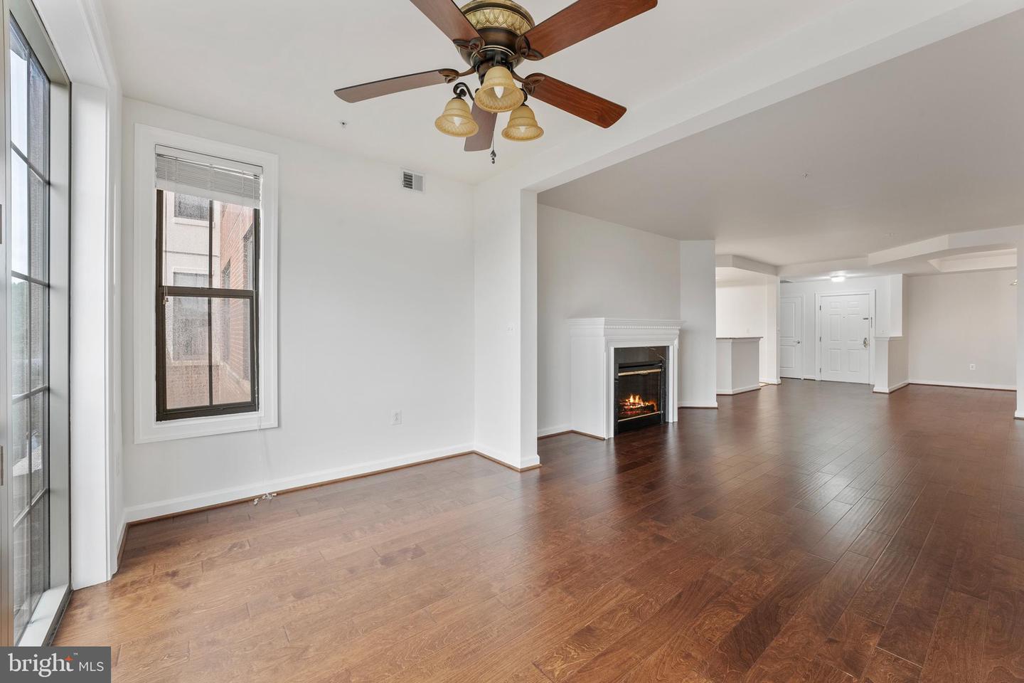 485 HARBOR SIDE ST #405, WOODBRIDGE, Virginia 22191, 2 Bedrooms Bedrooms, ,2 BathroomsBathrooms,Residential,For sale,485 HARBOR SIDE ST #405,VAPW2094278 MLS # VAPW2094278