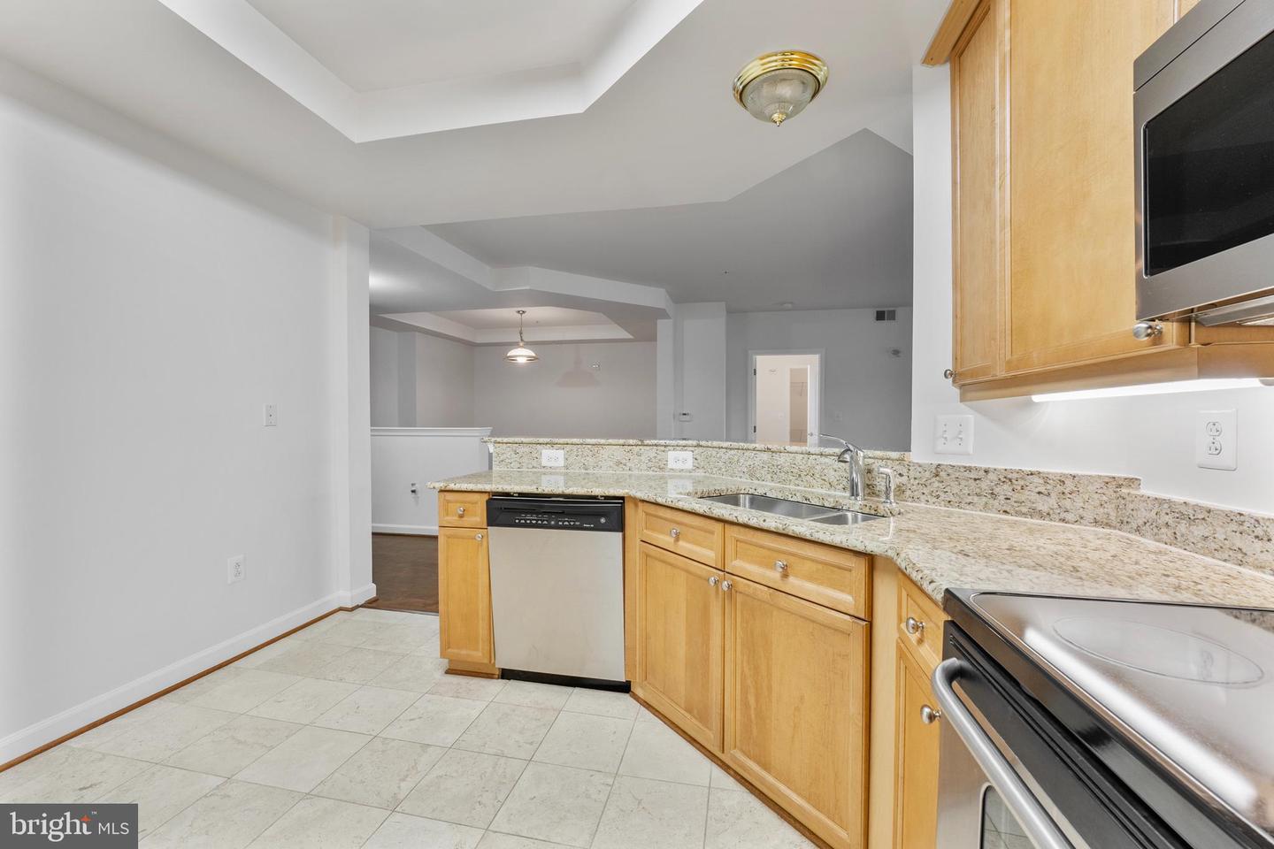 485 HARBOR SIDE ST #405, WOODBRIDGE, Virginia 22191, 2 Bedrooms Bedrooms, ,2 BathroomsBathrooms,Residential,For sale,485 HARBOR SIDE ST #405,VAPW2094278 MLS # VAPW2094278