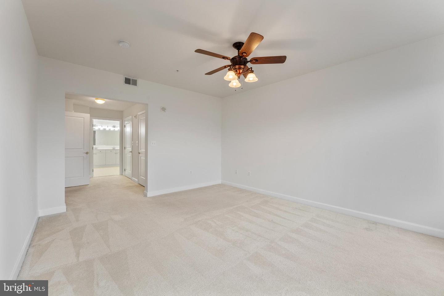 485 HARBOR SIDE ST #405, WOODBRIDGE, Virginia 22191, 2 Bedrooms Bedrooms, ,2 BathroomsBathrooms,Residential,For sale,485 HARBOR SIDE ST #405,VAPW2094278 MLS # VAPW2094278