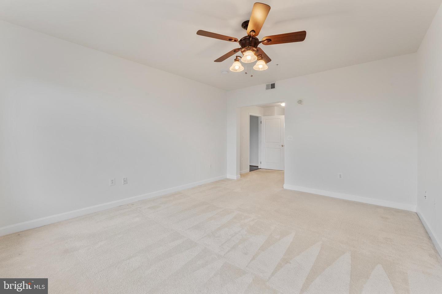 485 HARBOR SIDE ST #405, WOODBRIDGE, Virginia 22191, 2 Bedrooms Bedrooms, ,2 BathroomsBathrooms,Residential,For sale,485 HARBOR SIDE ST #405,VAPW2094278 MLS # VAPW2094278
