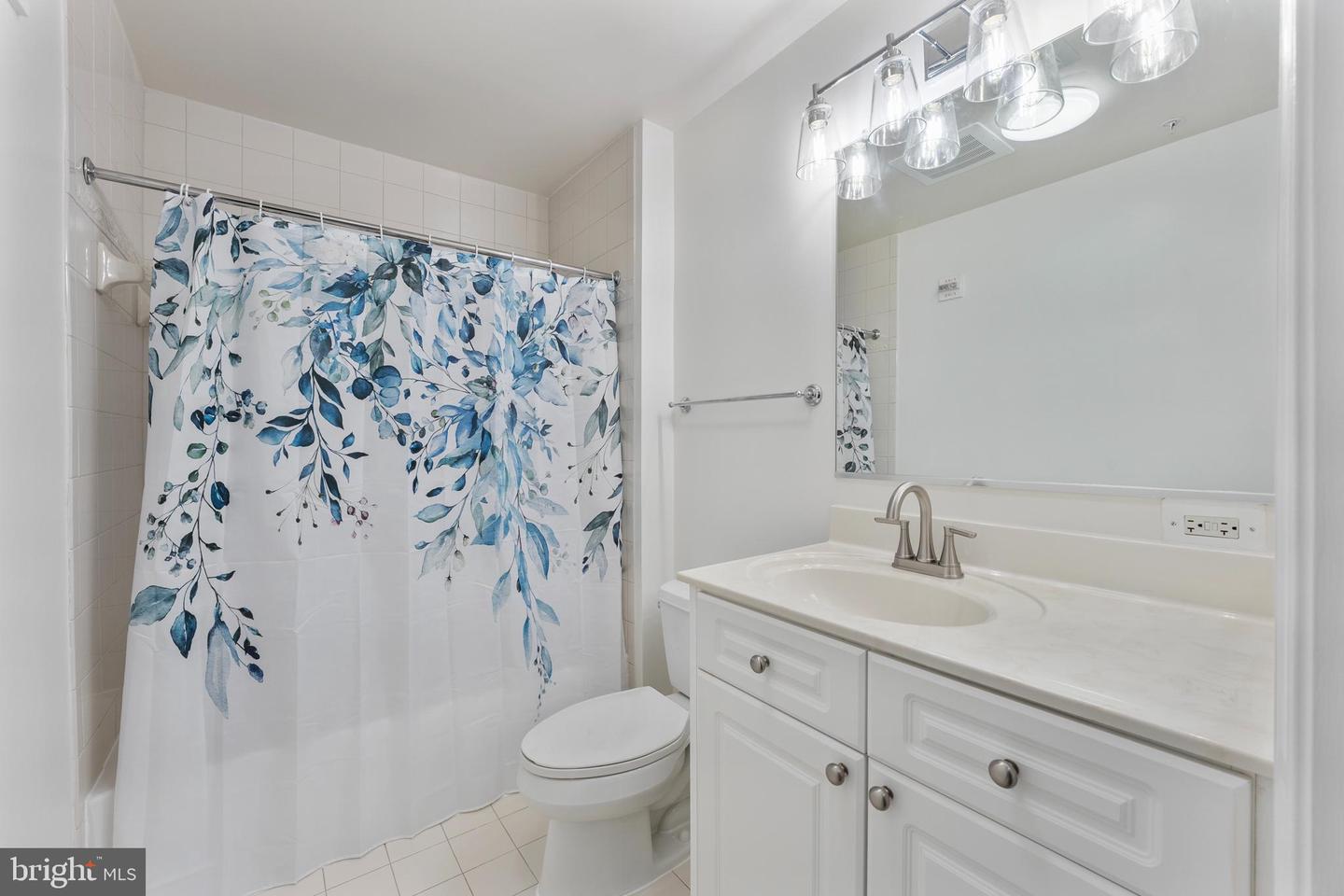 485 HARBOR SIDE ST #405, WOODBRIDGE, Virginia 22191, 2 Bedrooms Bedrooms, ,2 BathroomsBathrooms,Residential,For sale,485 HARBOR SIDE ST #405,VAPW2094278 MLS # VAPW2094278