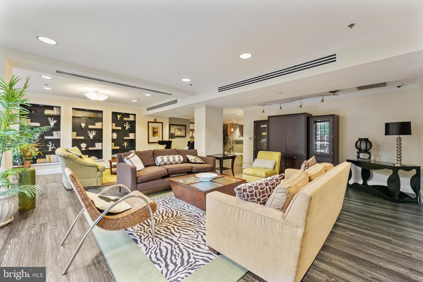 485 HARBOR SIDE ST #405, WOODBRIDGE, Virginia 22191, 2 Bedrooms Bedrooms, ,2 BathroomsBathrooms,Residential,For sale,485 HARBOR SIDE ST #405,VAPW2094278 MLS # VAPW2094278