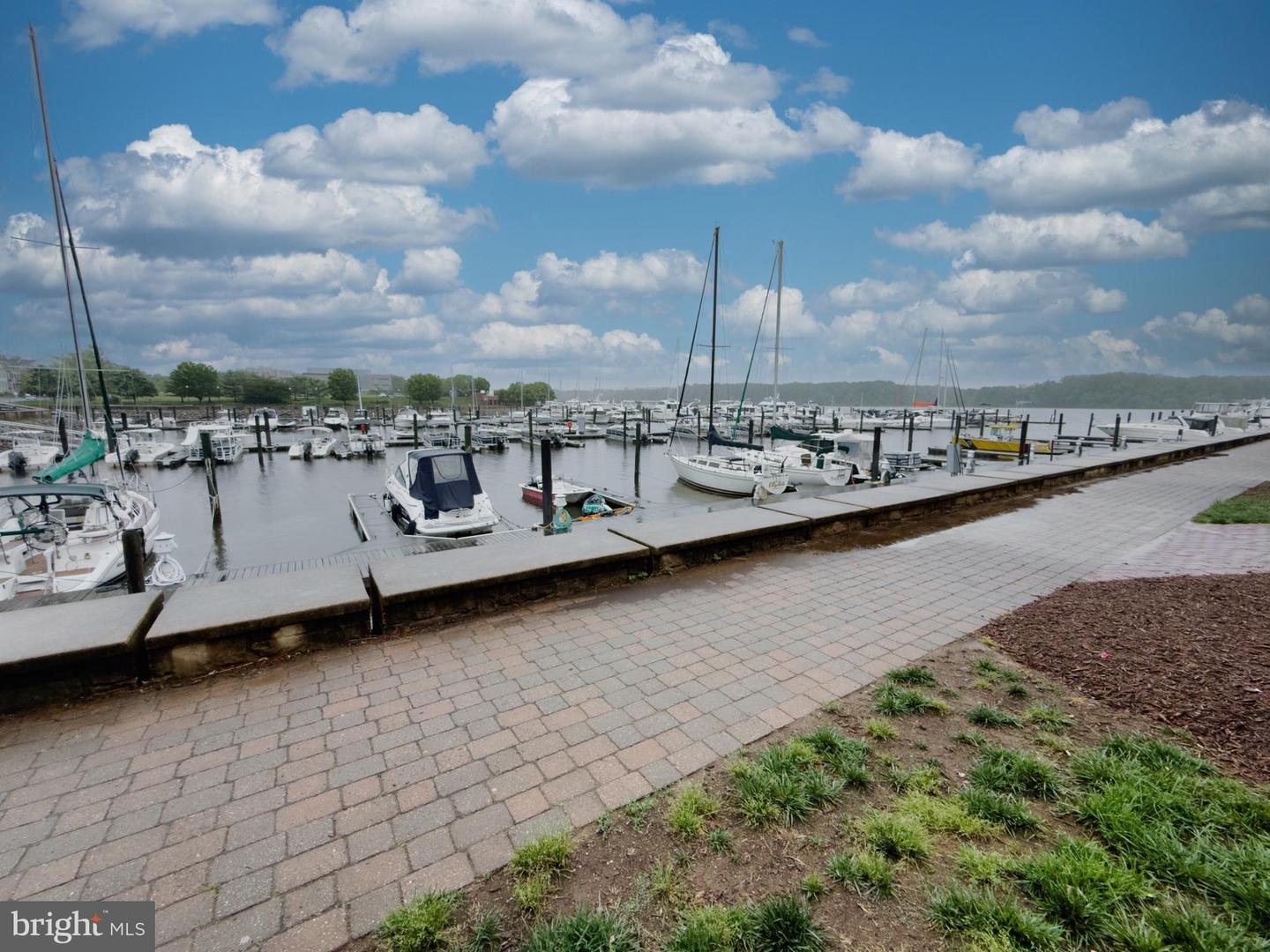 485 HARBOR SIDE ST #405, WOODBRIDGE, Virginia 22191, 2 Bedrooms Bedrooms, ,2 BathroomsBathrooms,Residential,For sale,485 HARBOR SIDE ST #405,VAPW2094278 MLS # VAPW2094278