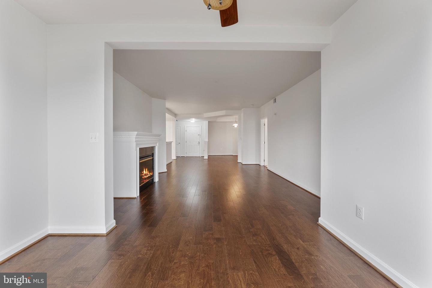 485 HARBOR SIDE ST #405, WOODBRIDGE, Virginia 22191, 2 Bedrooms Bedrooms, ,2 BathroomsBathrooms,Residential,For sale,485 HARBOR SIDE ST #405,VAPW2094278 MLS # VAPW2094278
