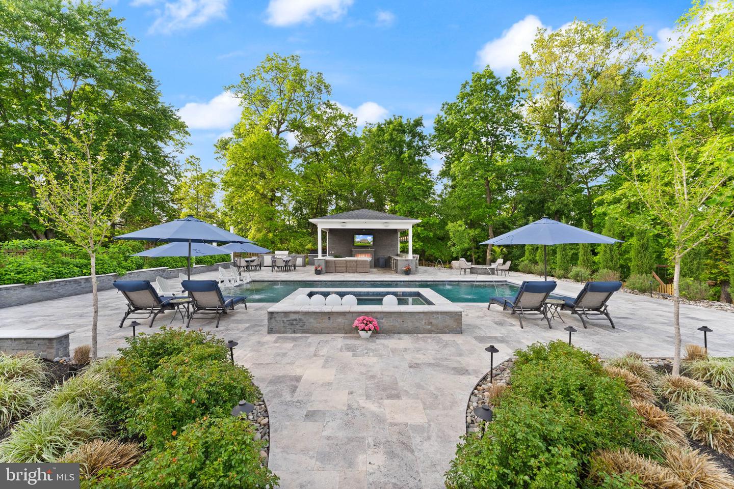 18729 UPPER MEADOW DR, LEESBURG, Virginia 20176, 5 Bedrooms Bedrooms, ,5 BathroomsBathrooms,Residential,For sale,18729 UPPER MEADOW DR,VALO2095988 MLS # VALO2095988