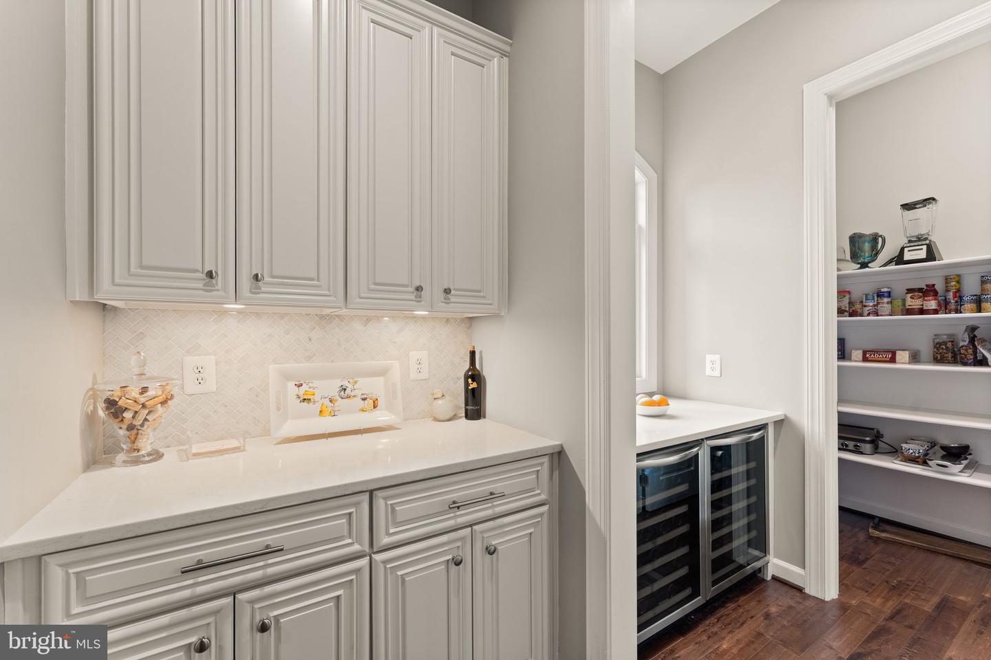 18729 UPPER MEADOW DR, LEESBURG, Virginia 20176, 5 Bedrooms Bedrooms, ,5 BathroomsBathrooms,Residential,For sale,18729 UPPER MEADOW DR,VALO2095988 MLS # VALO2095988