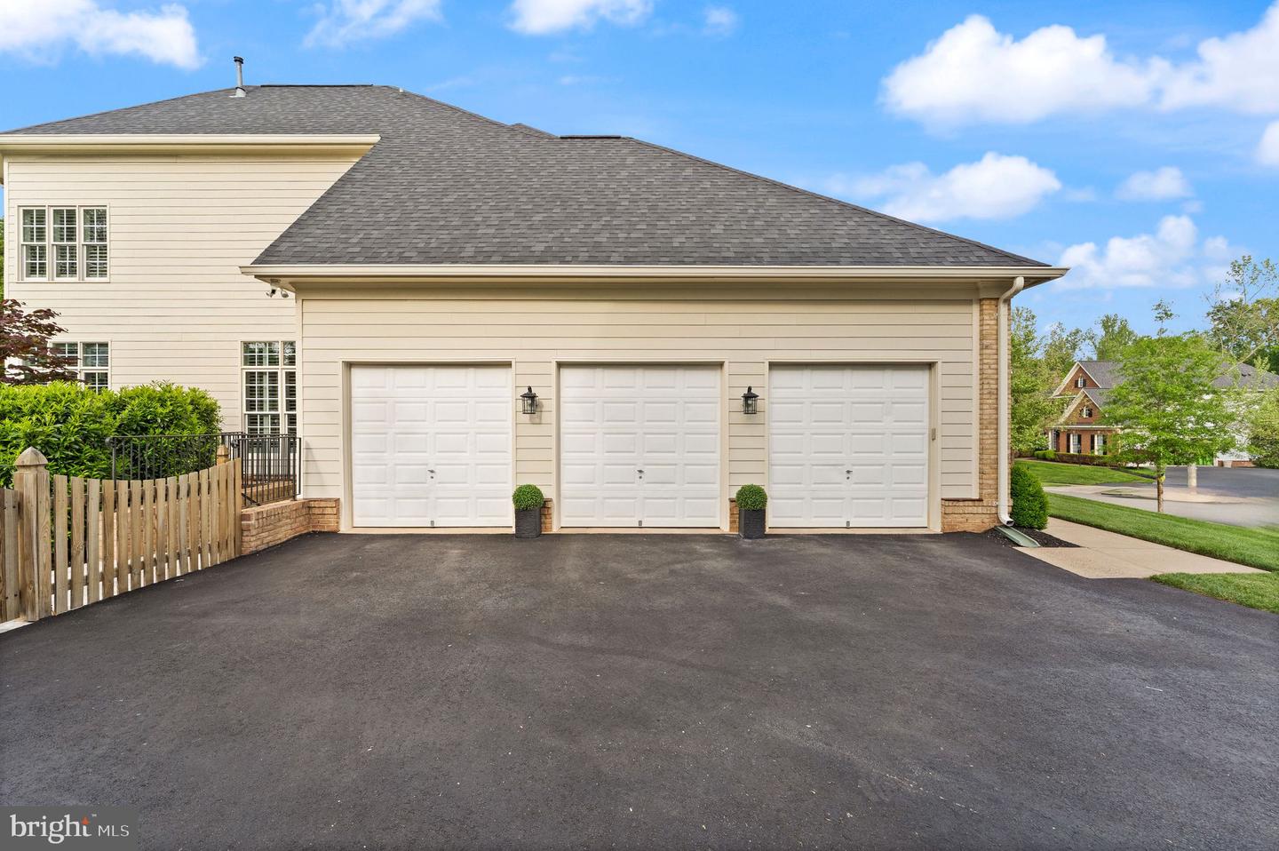18729 UPPER MEADOW DR, LEESBURG, Virginia 20176, 5 Bedrooms Bedrooms, ,5 BathroomsBathrooms,Residential,For sale,18729 UPPER MEADOW DR,VALO2095988 MLS # VALO2095988