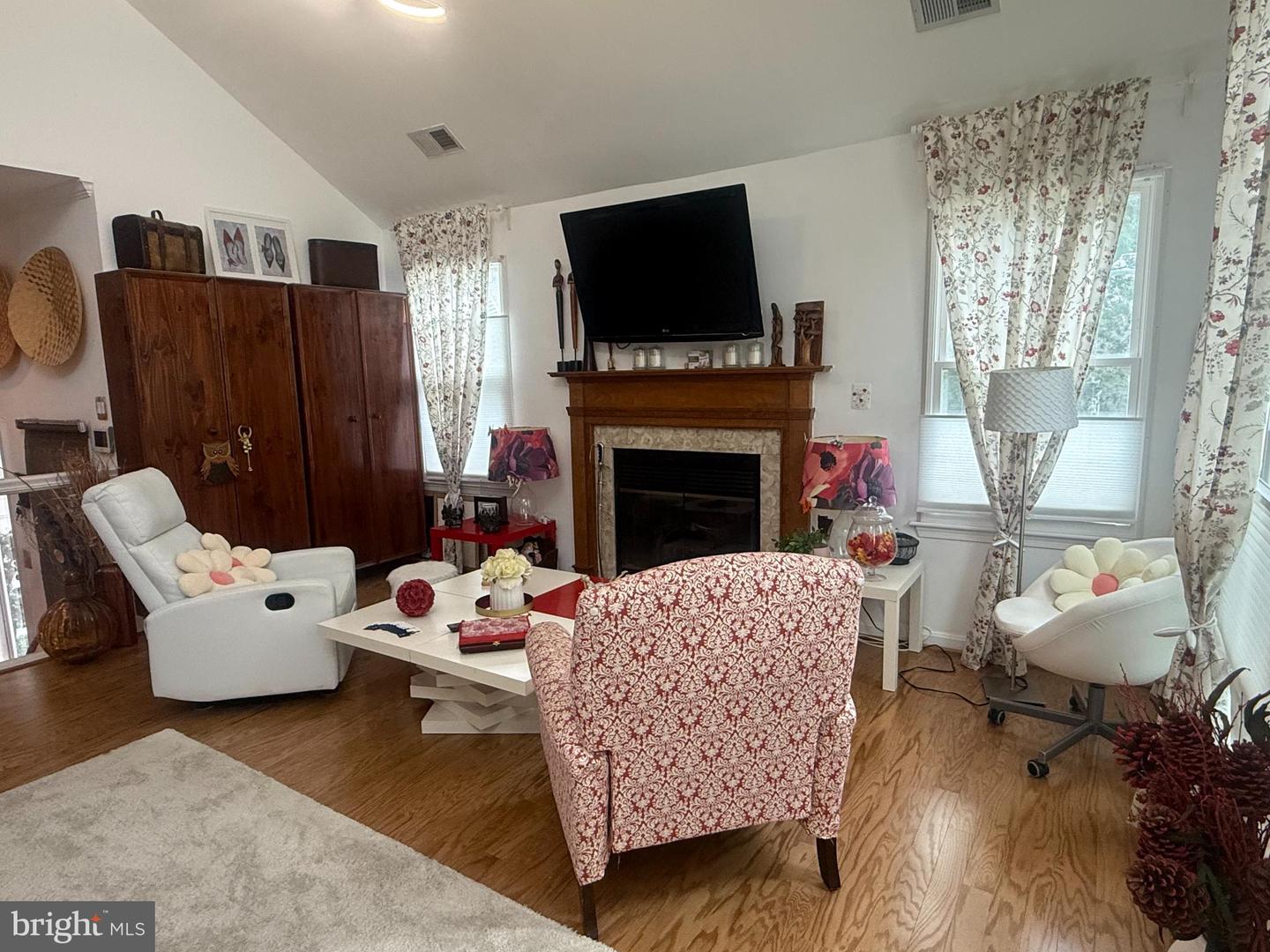 413 FORTRESS WAY #413, OCCOQUAN, Virginia 22125, 3 Bedrooms Bedrooms, ,3 BathroomsBathrooms,Residential,For sale,413 FORTRESS WAY #413,VAPW2094358 MLS # VAPW2094358