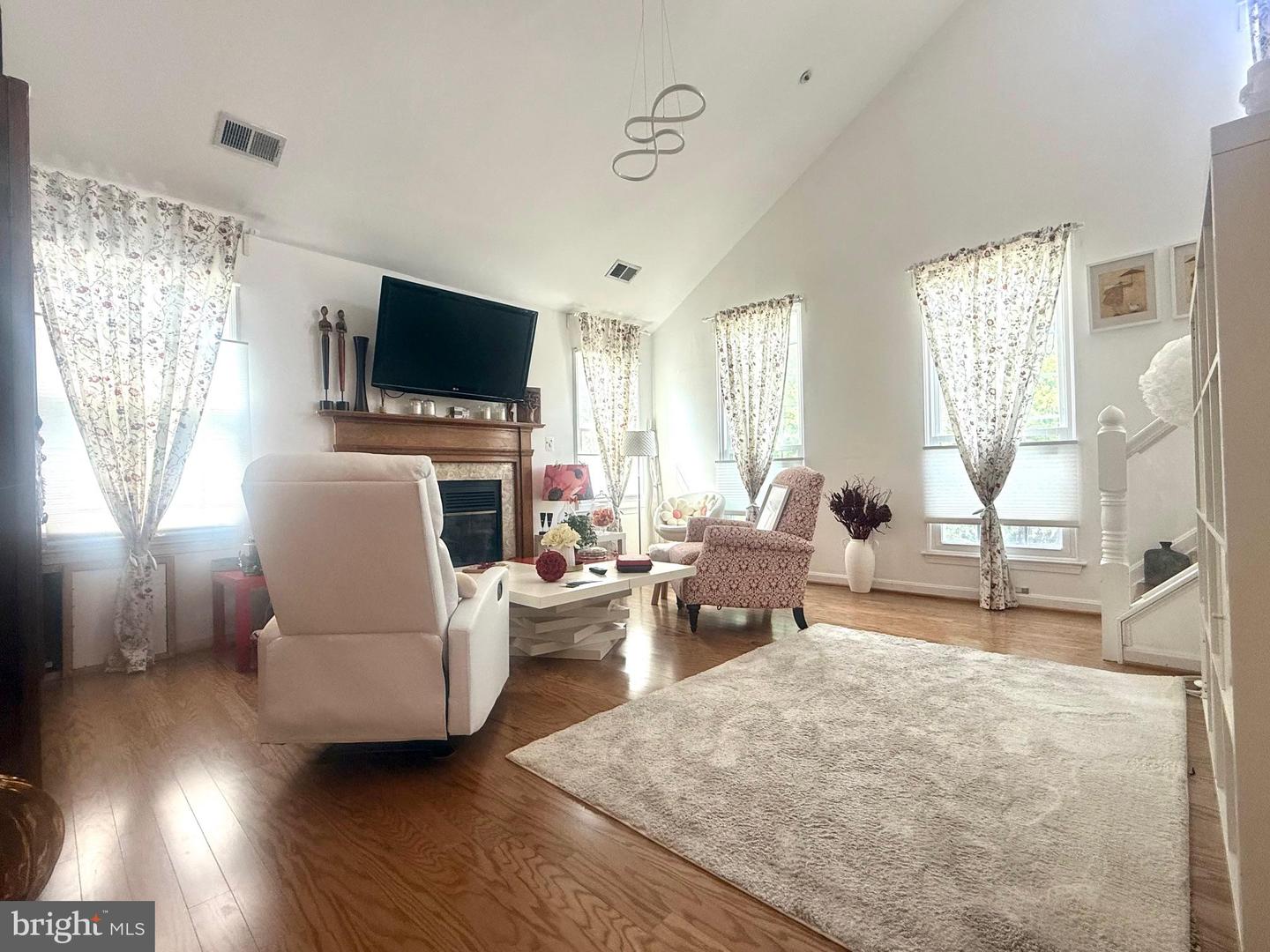 413 FORTRESS WAY #413, OCCOQUAN, Virginia 22125, 3 Bedrooms Bedrooms, ,3 BathroomsBathrooms,Residential,For sale,413 FORTRESS WAY #413,VAPW2094358 MLS # VAPW2094358