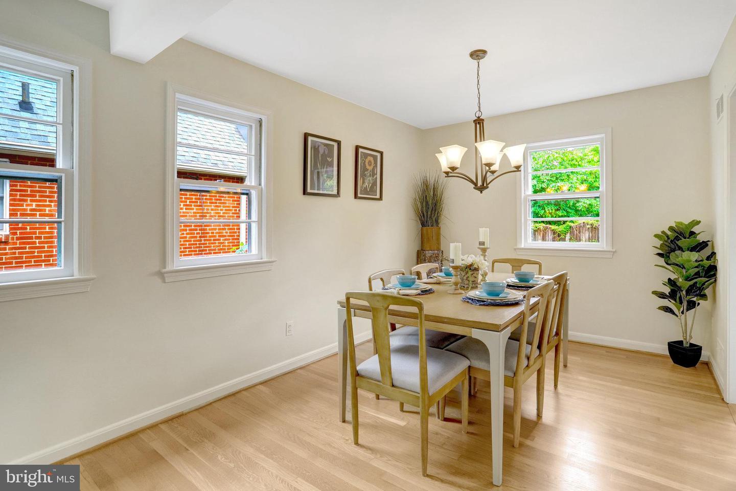 1807 N BARTON ST, ARLINGTON, Virginia 22201, 5 Bedrooms Bedrooms, ,2 BathroomsBathrooms,Residential,For sale,1807 N BARTON ST,VAAR2057256 MLS # VAAR2057256