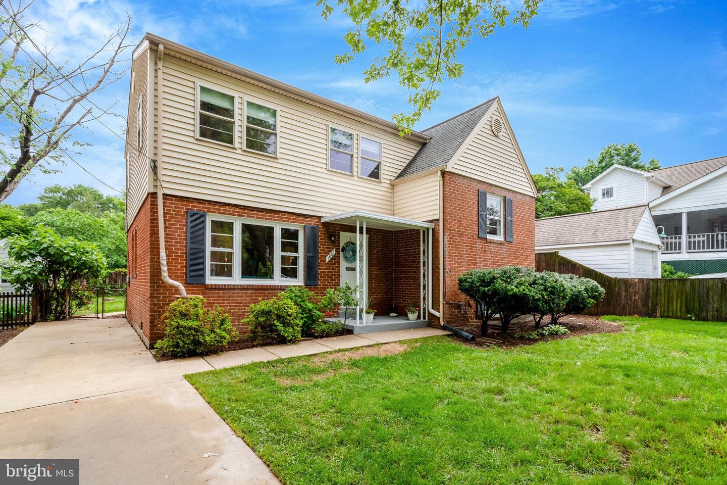 1807 N BARTON ST, ARLINGTON, Virginia 22201, 5 Bedrooms Bedrooms, ,2 BathroomsBathrooms,Residential,For sale,1807 N BARTON ST,VAAR2057256 MLS # VAAR2057256