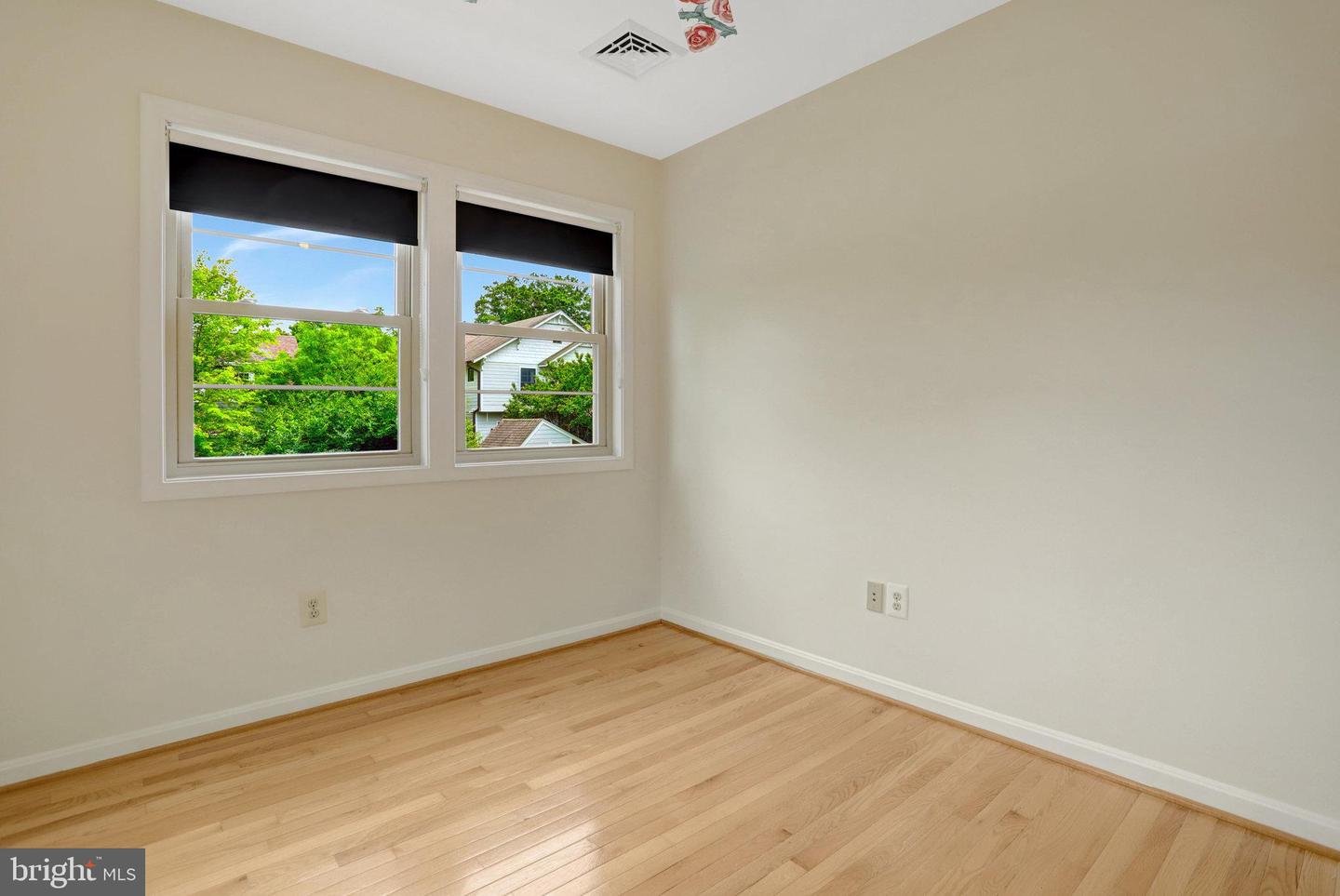 1807 N BARTON ST, ARLINGTON, Virginia 22201, 5 Bedrooms Bedrooms, ,2 BathroomsBathrooms,Residential,For sale,1807 N BARTON ST,VAAR2057256 MLS # VAAR2057256