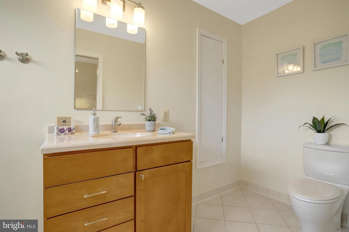 1807 N BARTON ST, ARLINGTON, Virginia 22201, 5 Bedrooms Bedrooms, ,2 BathroomsBathrooms,Residential,For sale,1807 N BARTON ST,VAAR2057256 MLS # VAAR2057256