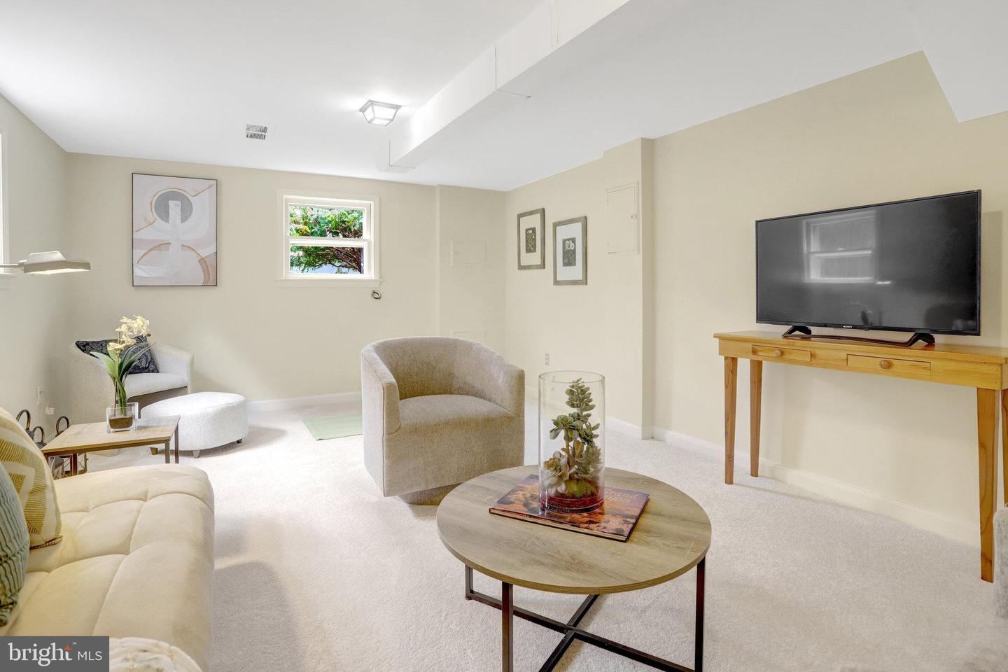 1807 N BARTON ST, ARLINGTON, Virginia 22201, 5 Bedrooms Bedrooms, ,2 BathroomsBathrooms,Residential,For sale,1807 N BARTON ST,VAAR2057256 MLS # VAAR2057256