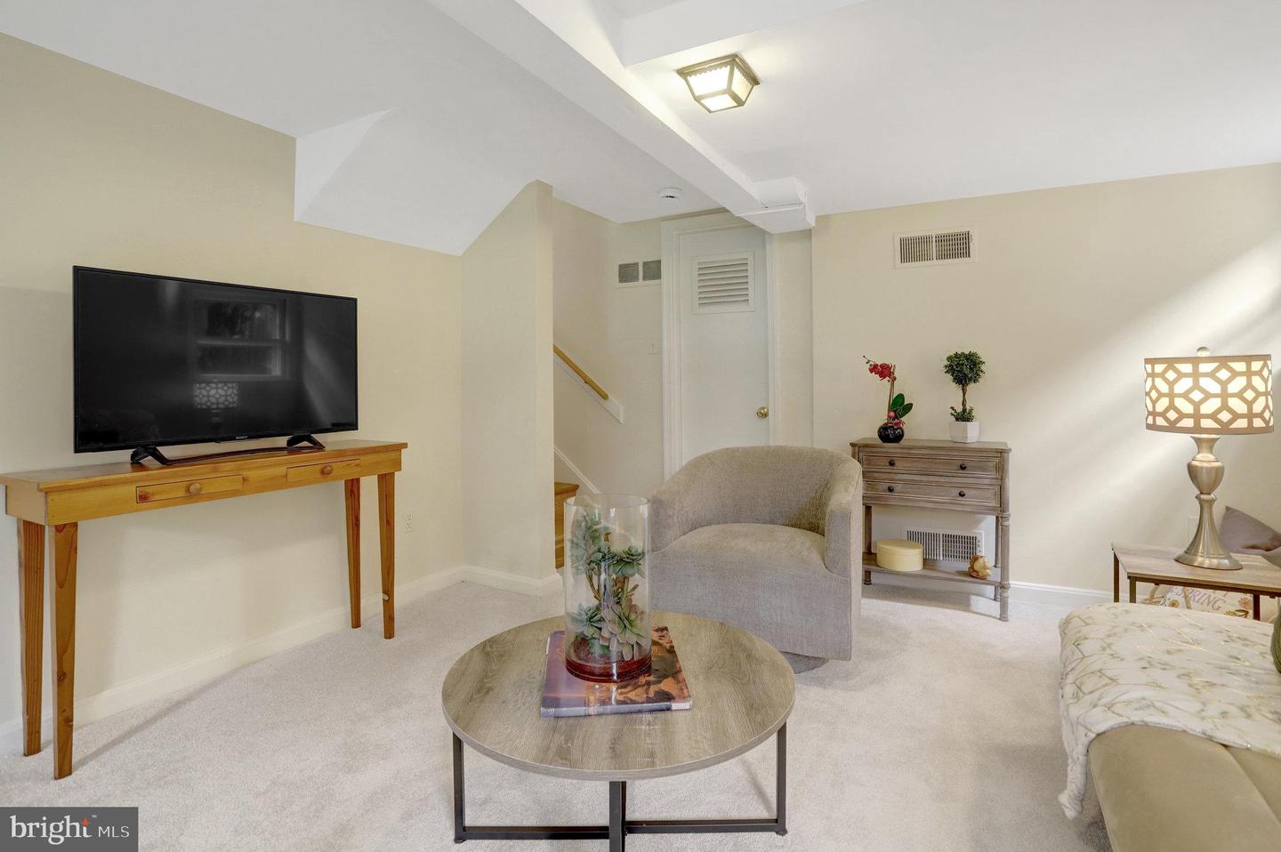 1807 N BARTON ST, ARLINGTON, Virginia 22201, 5 Bedrooms Bedrooms, ,2 BathroomsBathrooms,Residential,For sale,1807 N BARTON ST,VAAR2057256 MLS # VAAR2057256