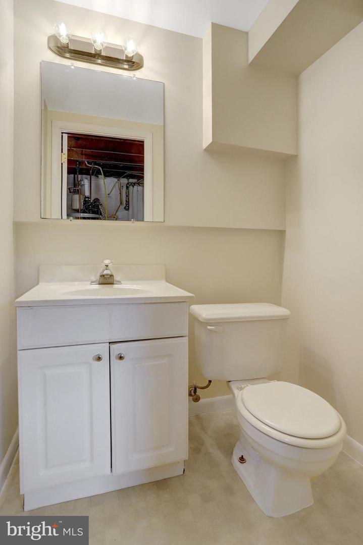 1807 N BARTON ST, ARLINGTON, Virginia 22201, 5 Bedrooms Bedrooms, ,2 BathroomsBathrooms,Residential,For sale,1807 N BARTON ST,VAAR2057256 MLS # VAAR2057256