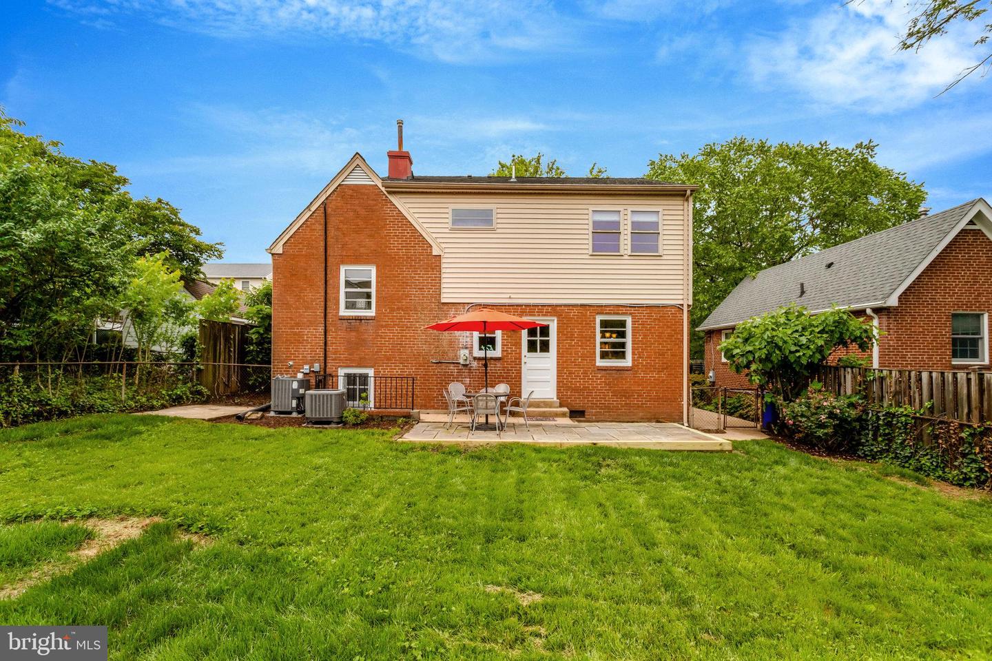 1807 N BARTON ST, ARLINGTON, Virginia 22201, 5 Bedrooms Bedrooms, ,2 BathroomsBathrooms,Residential,For sale,1807 N BARTON ST,VAAR2057256 MLS # VAAR2057256