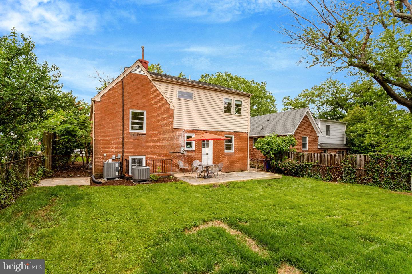 1807 N BARTON ST, ARLINGTON, Virginia 22201, 5 Bedrooms Bedrooms, ,2 BathroomsBathrooms,Residential,For sale,1807 N BARTON ST,VAAR2057256 MLS # VAAR2057256