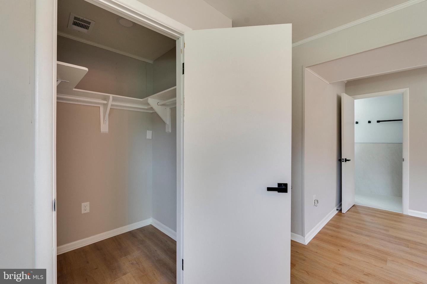 1405 42ND PL SE, WASHINGTON, District Of Columbia 20020, 4 Bedrooms Bedrooms, ,2 BathroomsBathrooms,Residential,For sale,1405 42ND PL SE,DCDC2199766 MLS # DCDC2199766