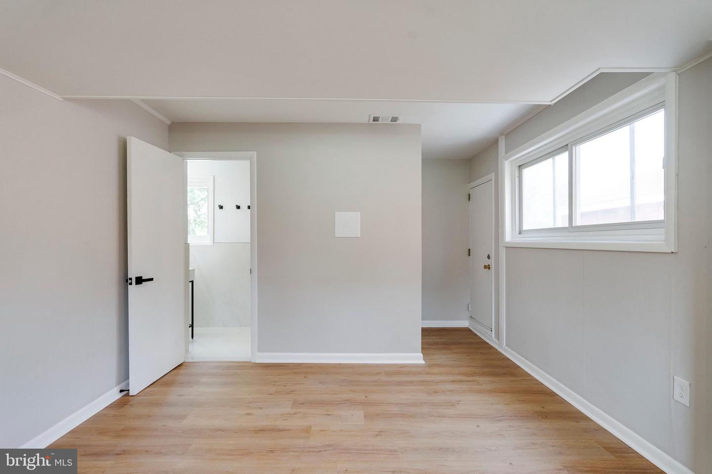 1405 42ND PL SE, WASHINGTON, District Of Columbia 20020, 4 Bedrooms Bedrooms, ,2 BathroomsBathrooms,Residential,For sale,1405 42ND PL SE,DCDC2199766 MLS # DCDC2199766