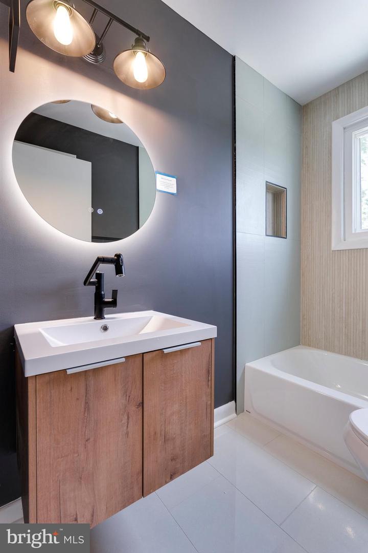 1405 42ND PL SE, WASHINGTON, District Of Columbia 20020, 4 Bedrooms Bedrooms, ,2 BathroomsBathrooms,Residential,For sale,1405 42ND PL SE,DCDC2199766 MLS # DCDC2199766