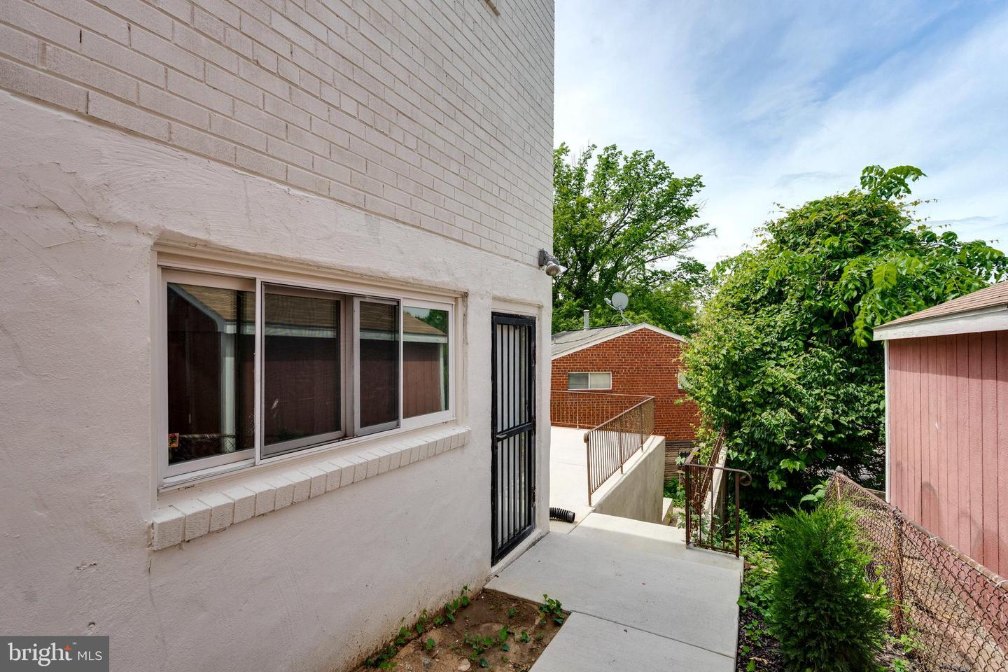 1405 42ND PL SE, WASHINGTON, District Of Columbia 20020, 4 Bedrooms Bedrooms, ,2 BathroomsBathrooms,Residential,For sale,1405 42ND PL SE,DCDC2199766 MLS # DCDC2199766