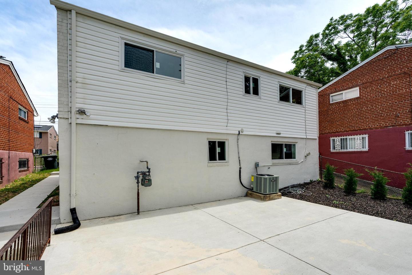 1405 42ND PL SE, WASHINGTON, District Of Columbia 20020, 4 Bedrooms Bedrooms, ,2 BathroomsBathrooms,Residential,For sale,1405 42ND PL SE,DCDC2199766 MLS # DCDC2199766