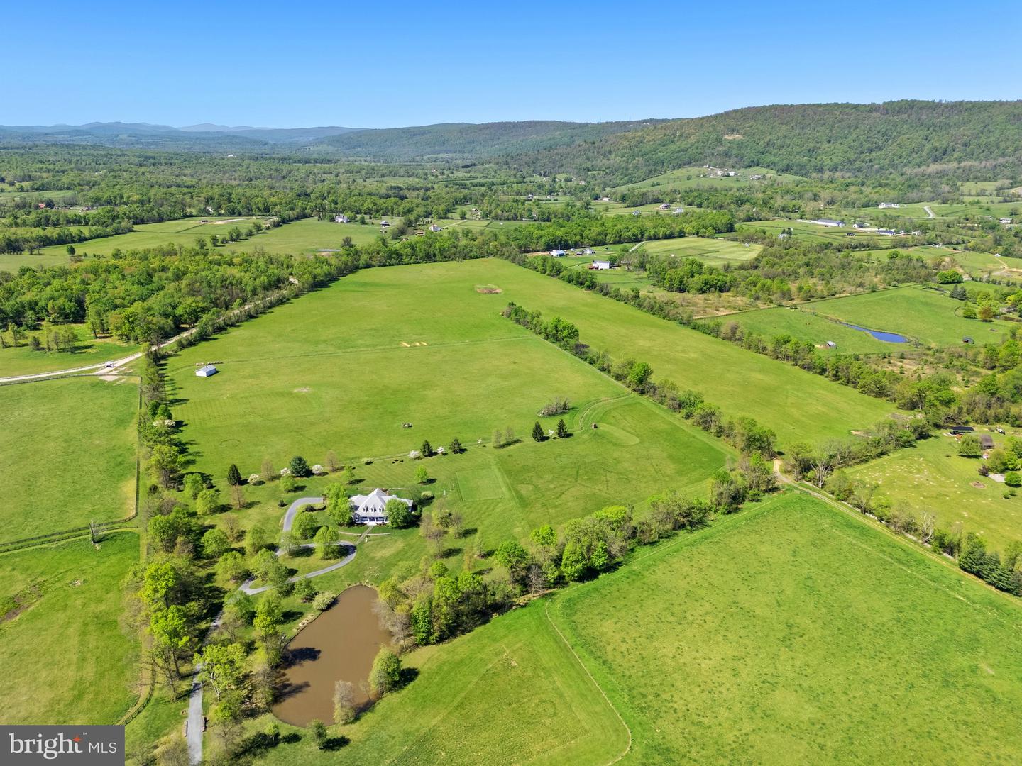 34321 FOXWOOD LN, BLUEMONT, Virginia 20135, 4 Bedrooms Bedrooms, ,3 BathroomsBathrooms,Residential,For sale,34321 FOXWOOD LN,VALO2096034 MLS # VALO2096034