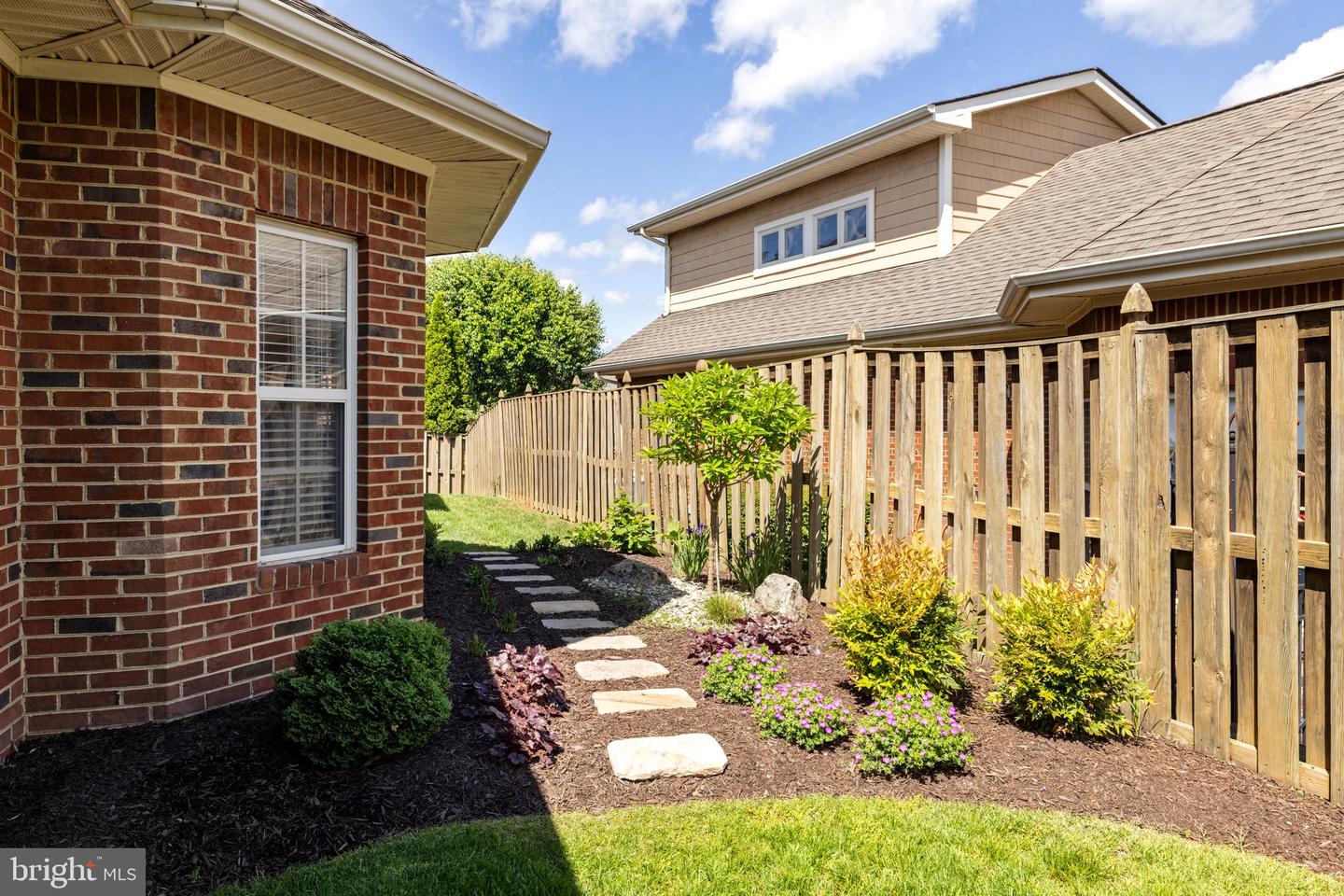 230 CARRIAGE CHASE CIR, WARRENTON, Virginia 20186, 4 Bedrooms Bedrooms, ,3 BathroomsBathrooms,Residential,For sale,230 CARRIAGE CHASE CIR,VAFQ2016550 MLS # VAFQ2016550